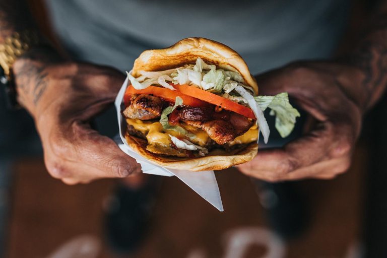 Sensasi Pertama Kali Memakan Ayam Fried Chicken